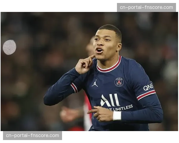 巴黎圣日耳曼迎战摩纳哥，姆巴佩回归主场冲击联赛十连胜